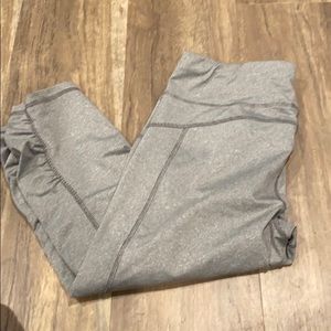 Grey cropped leggings